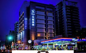 Skyone Hotel